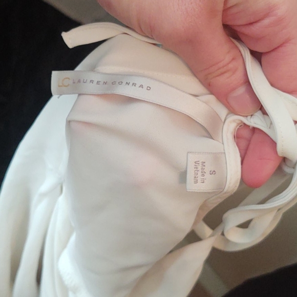 White blouse - Picture 6 of 6